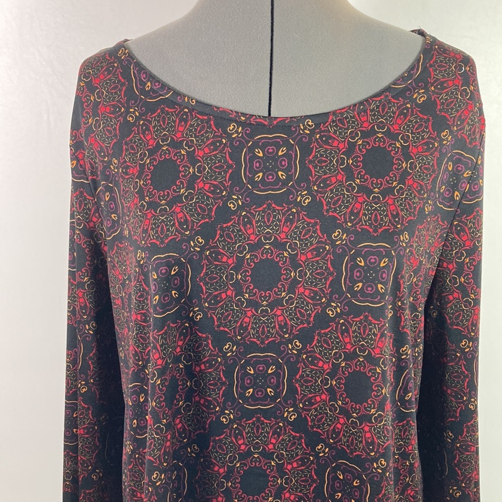 Kim Rogers  Three Quarter Sleeve Multi Color w Black Trim Top Size L